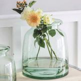 Vasen für Blumen und Dekorationen