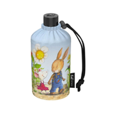 Bottiglie, posate e molti altri accessori per bambini