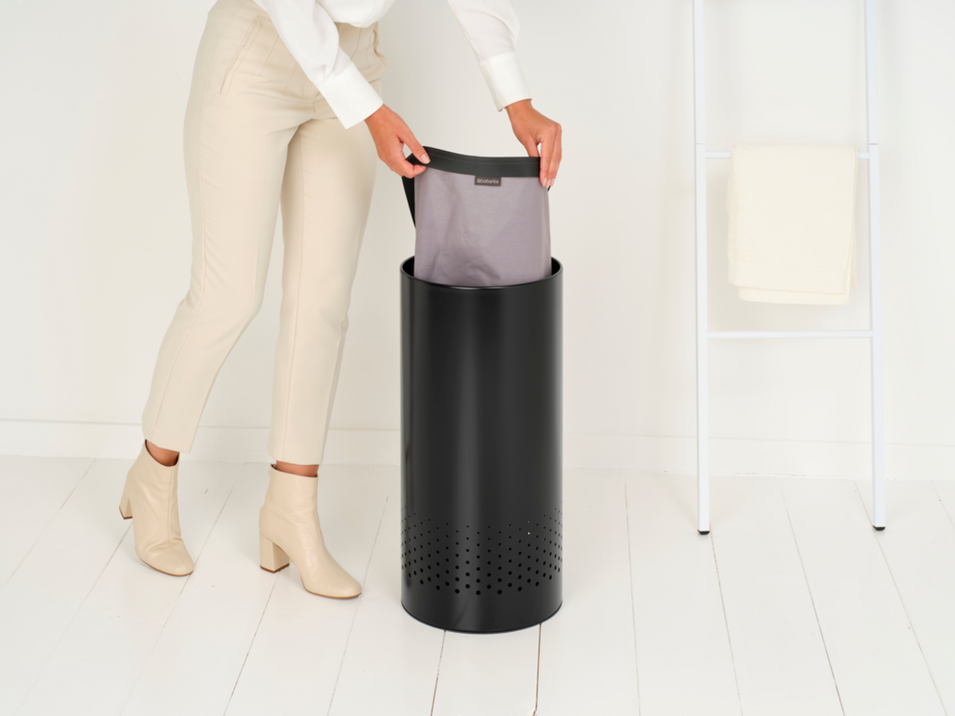 Brabantia Laundry Box with Plastic Lid - 35 Litres - Matt Black