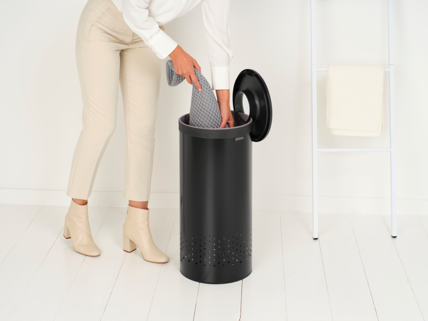 Brabantia Laundry Box with Plastic Lid - 35 Litres - Matt Black