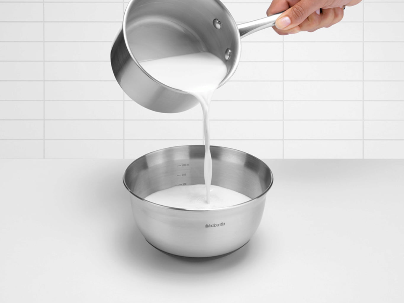 Brabantia Blandningsskål Matt Steel - 1 L black