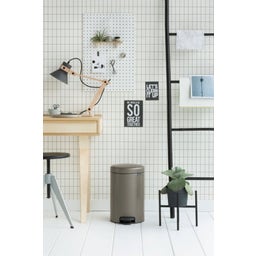 NewIcon - Pattumiera a Pedale 12 L con Inserto in Plastica - Platinum