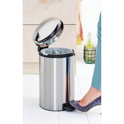NewIcon - Pattumiera a Pedale 12 L con Inserto in Plastica - Matt Steel Fingerprint Proof
