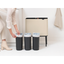 Brabantia Bo Touch Bin 3x11 L con 3 compartimentos - Soft Beige