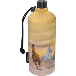 Emil – die Flasche® Flaska med Vilda Hästar - 0,6 L