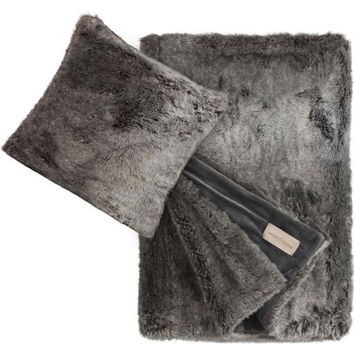 Winter Home Timberwolf Blanket + Cushion Set