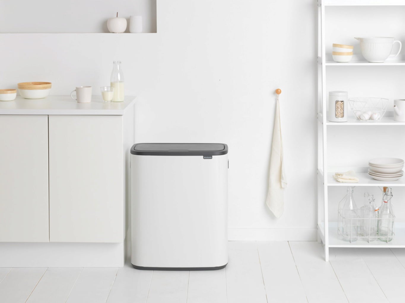 Bo Touch Bin 60 L mit 1 Kunststoffeinsatz - White