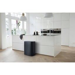 Bo Touch Bin 60 L mit 1 Kunststoffeinsatz - Matt Black