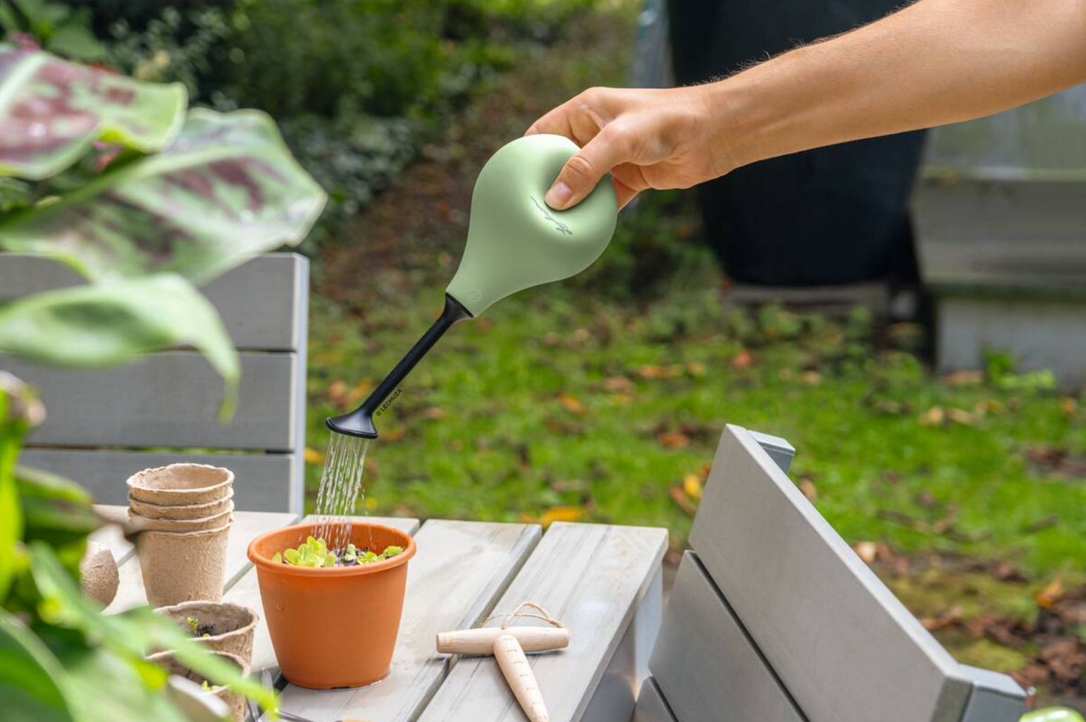Lechuza Flowershower Squeeze Sprinkler Ball