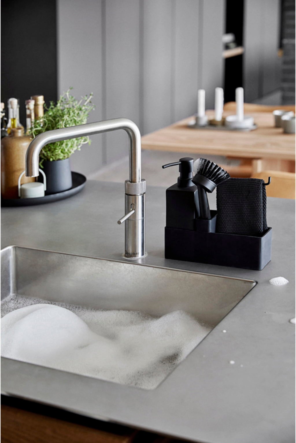 Zone Denmark Dishwashing Set with Cleaning Cloth - Black