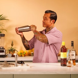 Vacu Vin Tin on Tin Cocktail Shaker 700/500ml