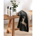 Cawö Duschtuch Alpenchic Hirsche 70 x 140 cm - granit 73