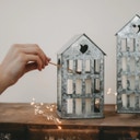 Eulenschnitt Metallhaus silber - mittel (11,5 x 11,5 x 20 cm)