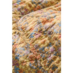 IB Laursen Quilt - yellow with flowers