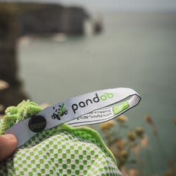 Potovalna brisača z bambusovimi vlakni iz aktivnega oglja, 80 x 40 cm - zelena