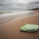 Potovalna brisača z bambusovimi vlakni iz aktivnega oglja, 80 x 40 cm - zelena