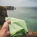 Potovalna brisača z bambusovimi vlakni iz aktivnega oglja, 80 x 40 cm - zelena