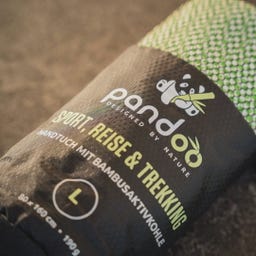 Potovalna brisača z bambusovimi vlakni iz aktivnega oglja, 80 x 40 cm - zelena