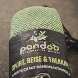 Potovalna brisača z bambusovimi vlakni iz aktivnega oglja, 80 x 40 cm - zelena