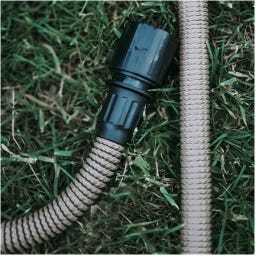 by Benson Gartenschlauch Deluxe Dark Sand