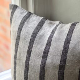 Classic Textiles of Sweden Kissenbezug Leo 45 x 45 cm - Linen with black stripes