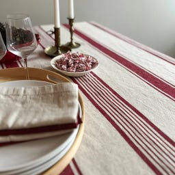 Classic Textiles of Sweden Tafelkleed Lukas 140 x 350 cm - red/linen