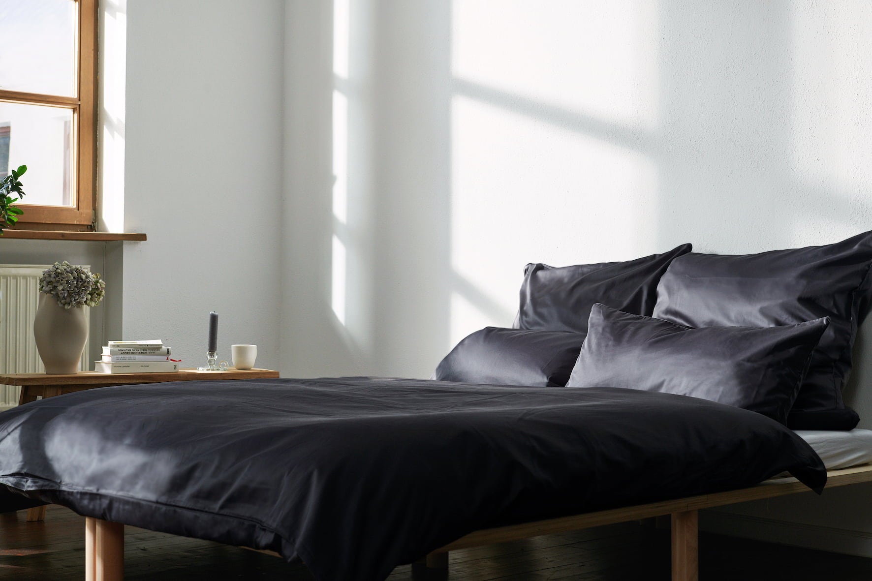 Cradle Studio Mako Satin Duvet Cover, 200 x 200 cm - Anthracite