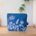 Helen Round Kozmetična torbica - Garden Design - Blue
