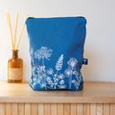 Helen Round Kulturtasche - Gartendesign - Blue